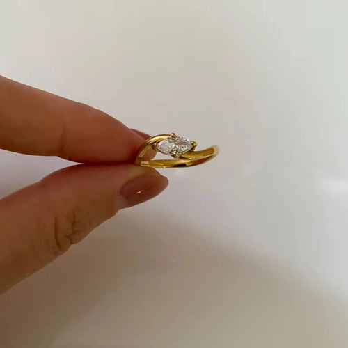 Amora Ring