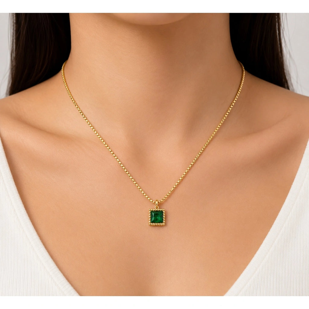 Lumisq Necklace