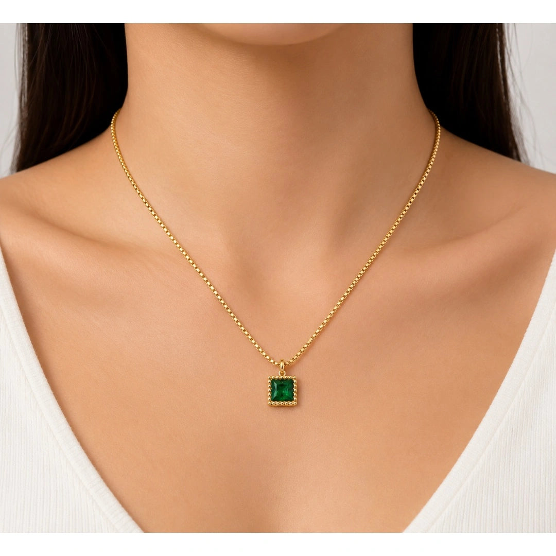 Lumisq Necklace