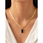 Noiréa Pendant Necklace